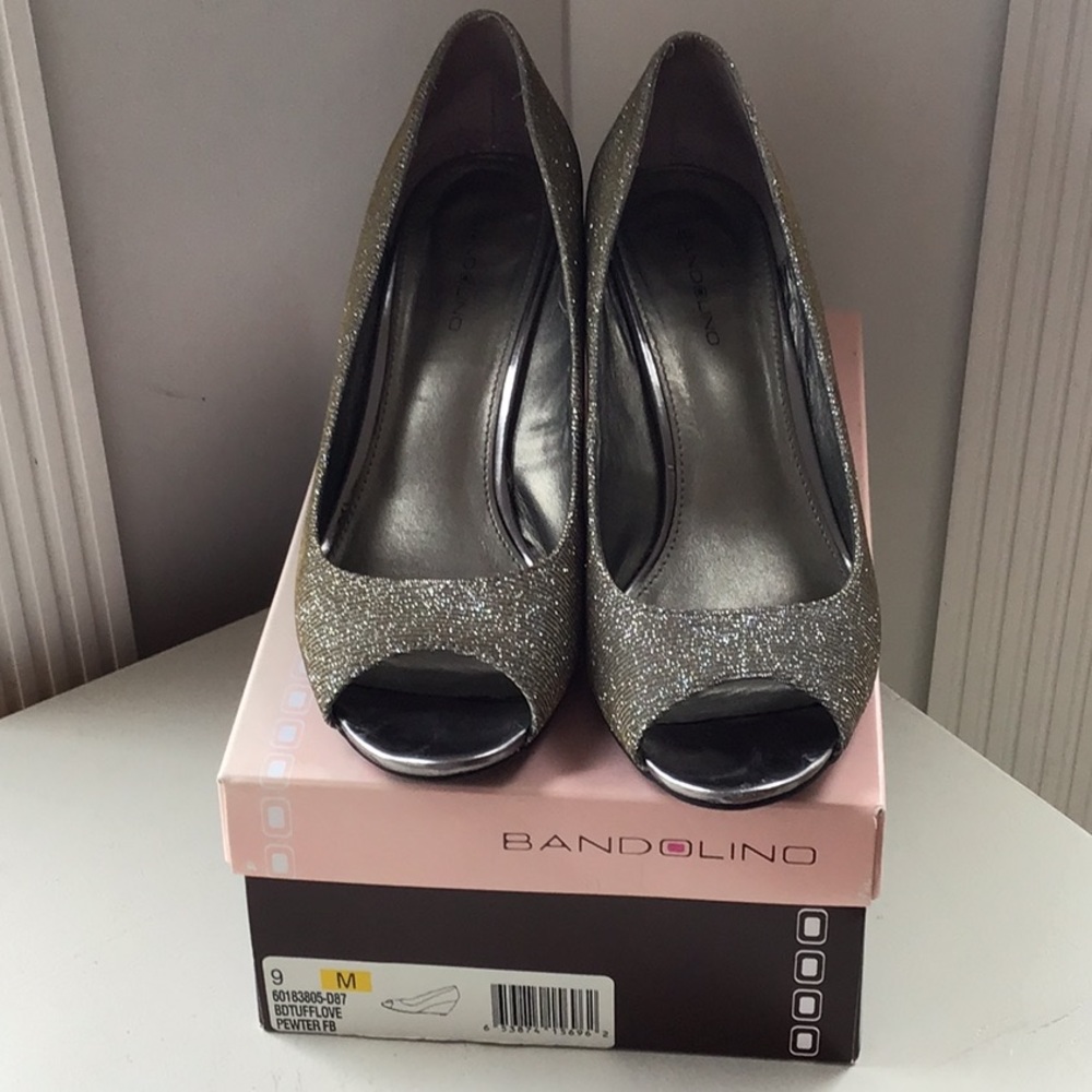 BANDOLINO Silver Sparkle Wedge, Open Toe, 3 inch heel